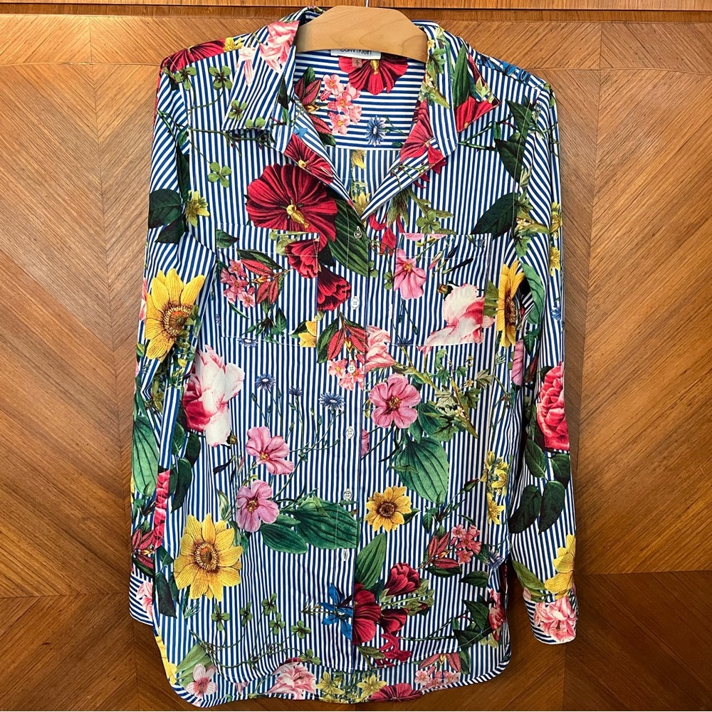 /Calvin Klein/ Long Sleeve Flower Dress Shirt (Small)